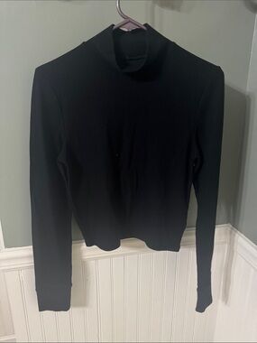 American Eagle Essential Black Long-Sleeve Mock Neck cropped Top